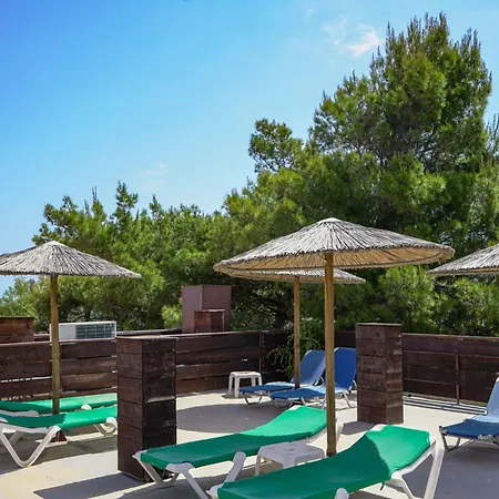 Oasis Beachfront & Apartments, By Zantewize * Alykanas (Zakynthos)