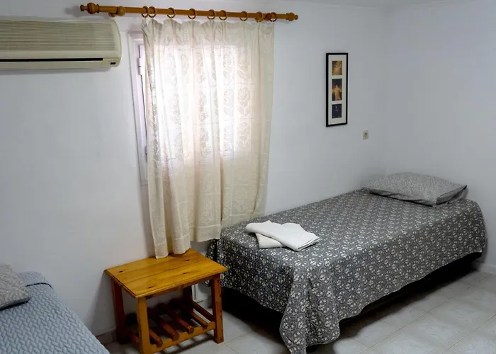 Oasis Beachfront & Apartments, By Zantewize Alykanas (Zakynthos)