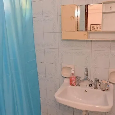 Oasis Beachfront & Apartments, By Zantewize *