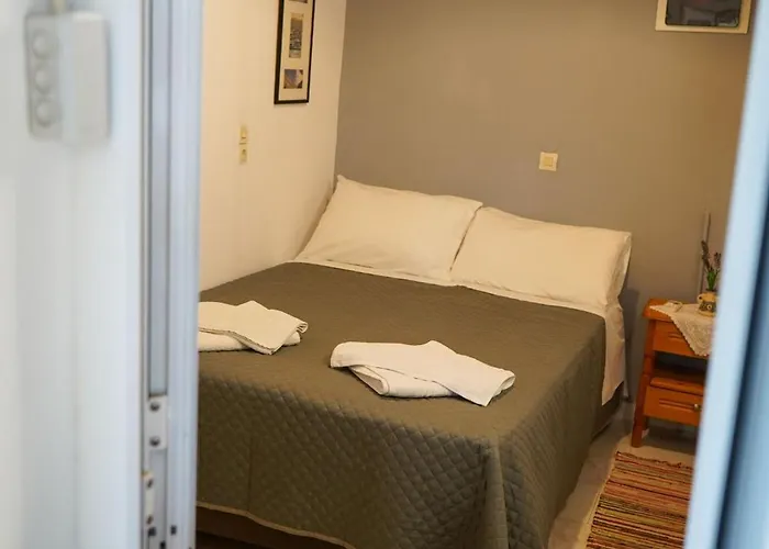 Oasis Beachfront & Apartments, By Zantewize