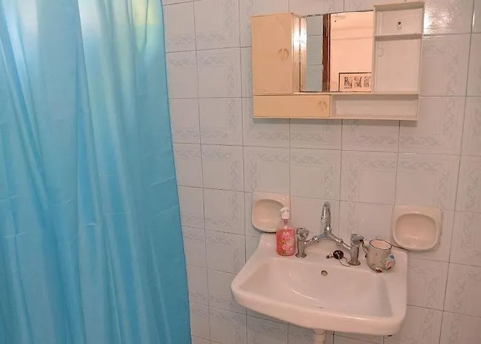 Oasis Beachfront & Apartments, By Zantewize *