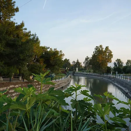 דירה Oasis Beachfront & Apartments, By Zantewize אליקאנאס