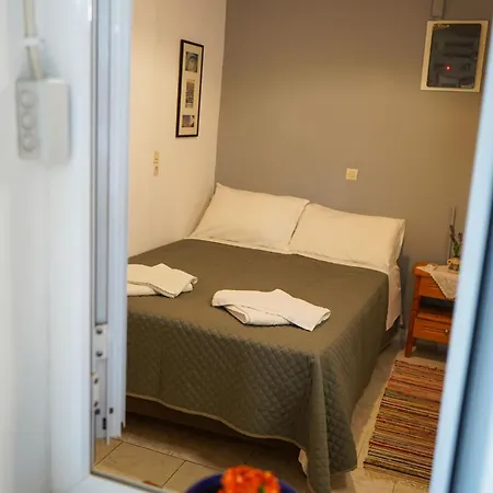 Oasis Beachfront & Apartments, By Zantewize