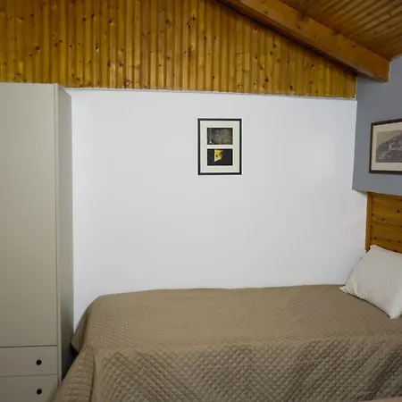 Oasis Beachfront & Apartments, By Zantewize