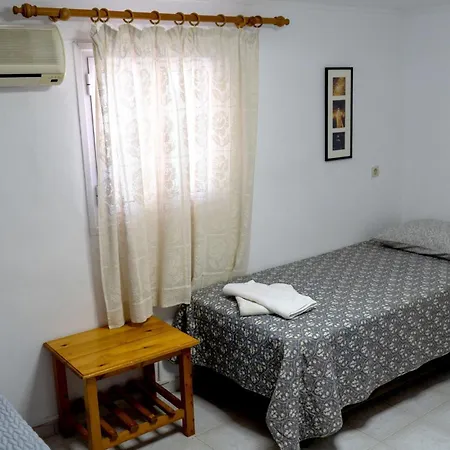 Oasis Beachfront & Apartments, By Zantewize 알리카나스