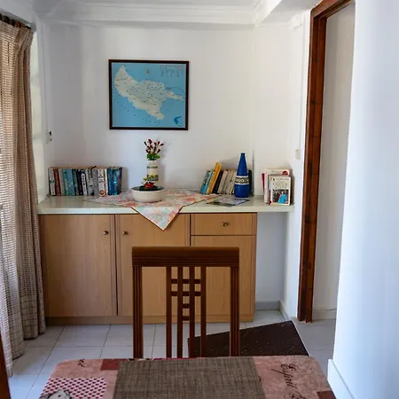 Oasis Beachfront & Apartments, By Zantewize *